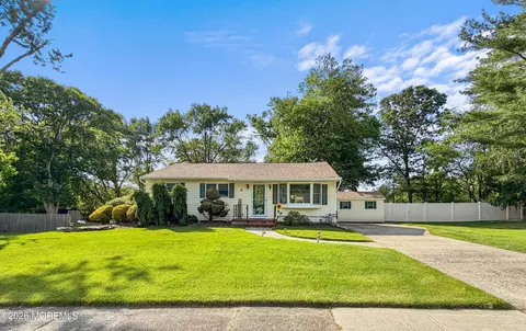 6 Aaron Ave, Howell, NJ 07731