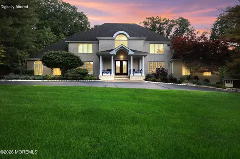 10 Country Club Ln, Marlboro, NJ 07746