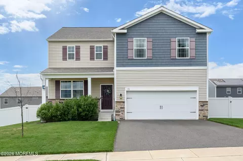 15 Half Hitch Rd, Barnegat, NJ 08005