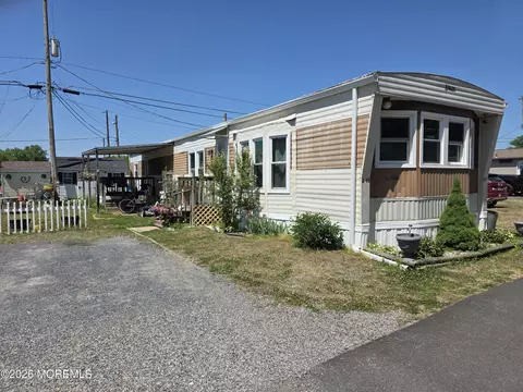 11 Cookstown New Egypt Road, Wrightstown, NJ 08562