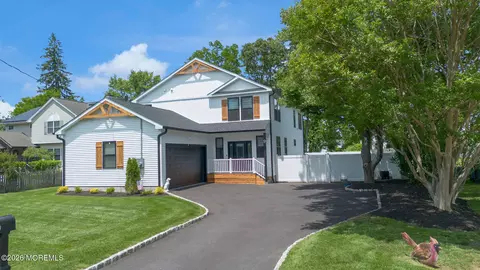 9 Pica Pl, Tinton Falls, NJ 07724