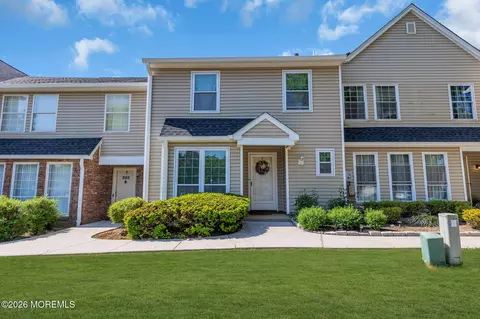 320 Harvard Pl #320, Morganville, NJ 07751