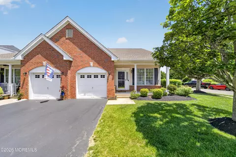 71 Burholme Dr, Robbinsville, NJ 08691