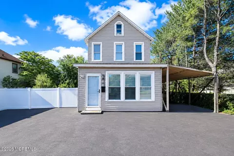 377 W Park Ave, Oakhurst, NJ 07755