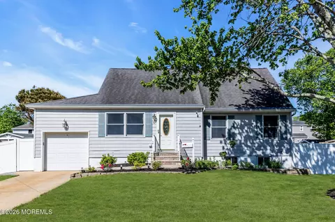 6 Virginia Ave, Hazlet, NJ 07730