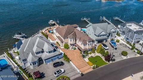 531 Bayview Dr, Toms River, NJ 08753