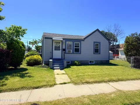 26 Thomas St, Toms River, NJ 08753