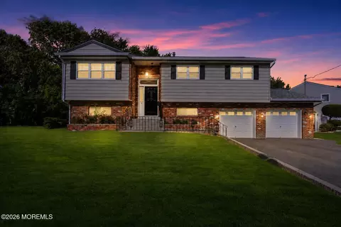 10 Coleridge Ave, Hazlet, NJ 07730