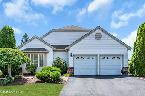 5 Donatello Dr, Manchester, NJ 08759