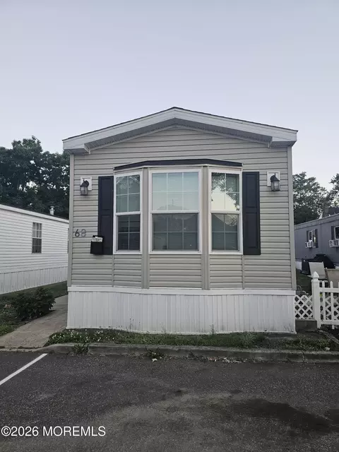 68 Alex Ct, Hazlet, NJ 07730