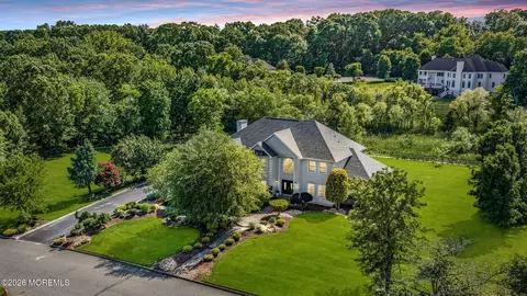 14 Diamond Hill Rd, Marlboro, NJ 07746