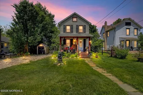 11 Ann St, Freehold, NJ 07728