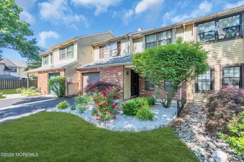 25 Paine Ct, East Brunswick, NJ 08816