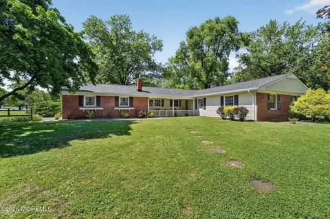 54 Stockton Dr, Marlboro, NJ 07746