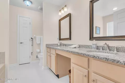 Bath - 67 S Baker Dr, Jackson, NJ 08527 photo 3 of 7
