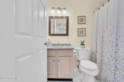 Bath - 67 S Baker Dr, Jackson, NJ 08527 photo 4 of 7