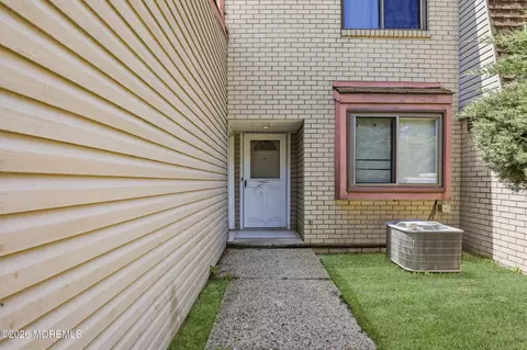 16 Woodlake Dr #16, Lakewood, NJ 08701
