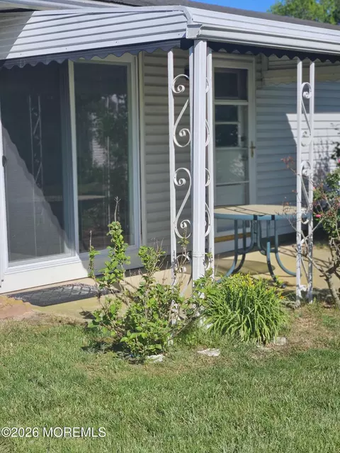 Exterior - 5 Spenser Ct, Brick, NJ 08724 photo 1 of 4