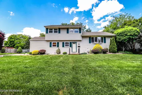 5 Overhill Rd, East Brunswick, NJ 08816