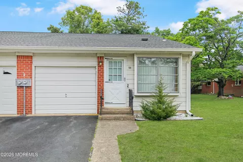 9 Lenape Dr # B, Whiting, NJ 08759