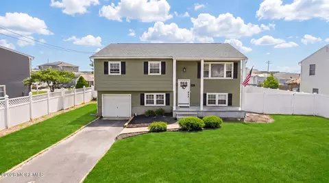 783 Simmons Dr, Toms River, NJ 08753
