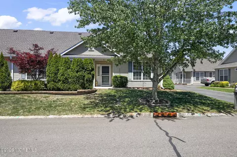 34 Winkle Ct #A, Manchester, NJ 08759