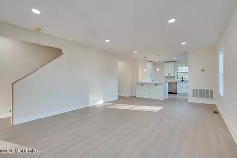 Living - 17 Washington Ave, Leonardo, NJ 07737 photo 1 of 3