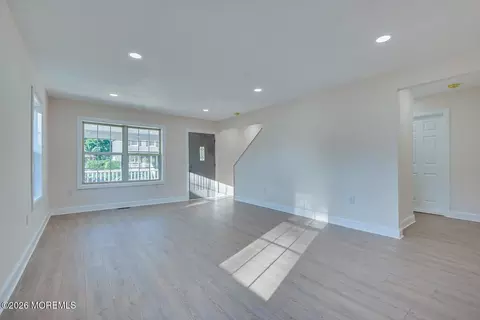 Living - 17 Washington Ave, Leonardo, NJ 07737 photo 3 of 3