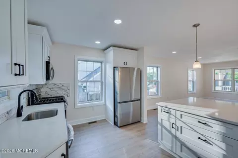 Kitchen - 17 Washington Ave, Leonardo, NJ 07737 photo 3 of 4