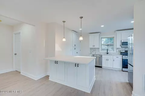 Kitchen - 17 Washington Ave, Leonardo, NJ 07737 photo 1 of 4