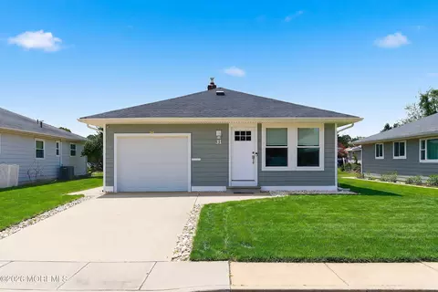 31 Saint Croix St, Toms River, NJ 08757