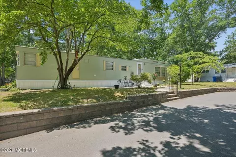 2300 Massachusetts Ave #15, Toms River, NJ 08755