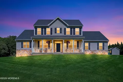 11 Rolling Meadows Ct, Cream Ridge, NJ 08514