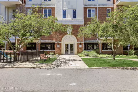 956 Madison Ave, Lakewood, NJ 08701
