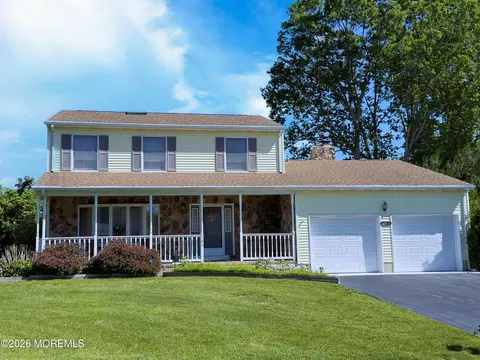 2104 Serpentine Dr, Lacey, NJ 08734