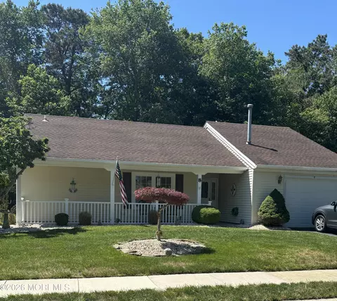 8 Portsmouth Dr, Forked River, NJ 08731