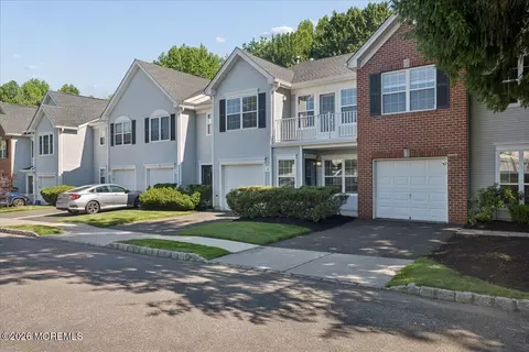 3 Whitemarsh Dr, Manalapan, NJ 07726