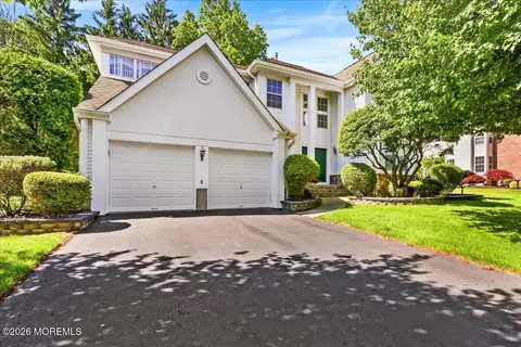 5 Yardley Manor Dr, Matawan, NJ 07747