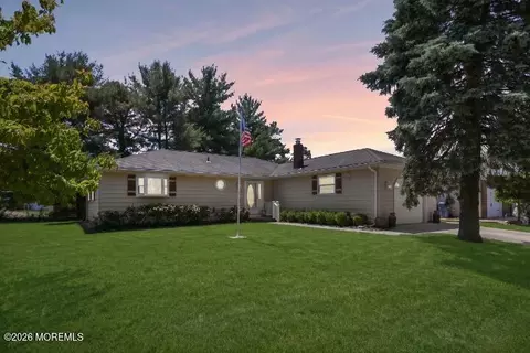 22 Cabrillo Blvd, Toms River, NJ 08757