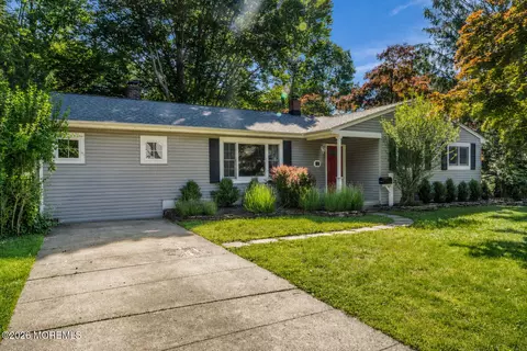 77 Poricy Ln, Red Bank, NJ 07701
