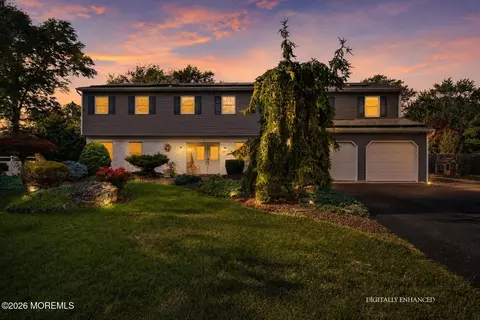 4 Canadian Woods Rd, Marlboro, NJ 07746
