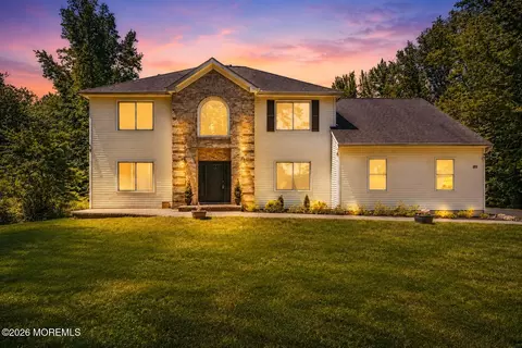 119 Daum Rd, Manalapan, NJ 07726