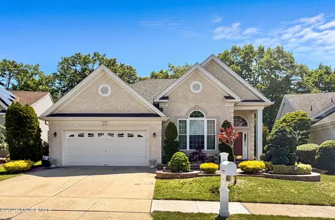11 Sawgrass St, Jackson, NJ 08527