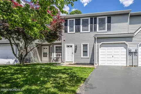 34 Harbor Cir, Freehold, NJ 07728