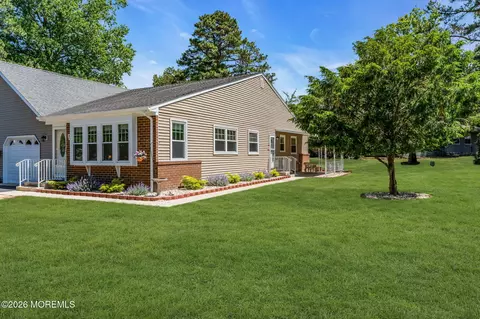 20 Sunset Rd # B, Whiting, NJ 08759