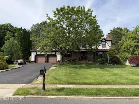 49 Prescott Pl, Freehold, NJ 07728
