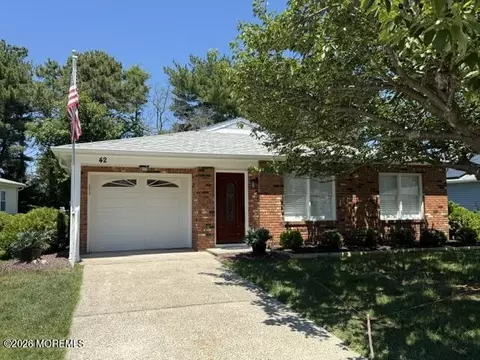 42 Lauren Ln, Brick, NJ 08723