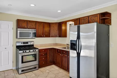 Kitchen - 404 Whyatt Ct, Forked River, NJ 08731 photo 2 of 2