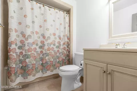 Bath - 174 Ocean Ave #4, Sea Bright, NJ 07760 photo 3 of 4