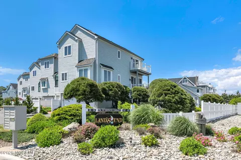 Exterior - 174 Ocean Ave #4, Sea Bright, NJ 07760 photo 1 of 5